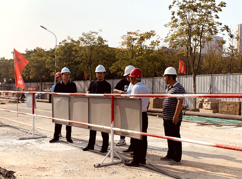六安市重點工程建設(shè)管理處黨組書記、主任陳斌到長安路南延項目檢查指導(dǎo)工作